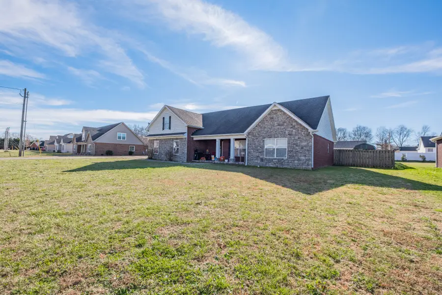 118 Hamilton Ct, Manchester, TN 37355 - Image #2