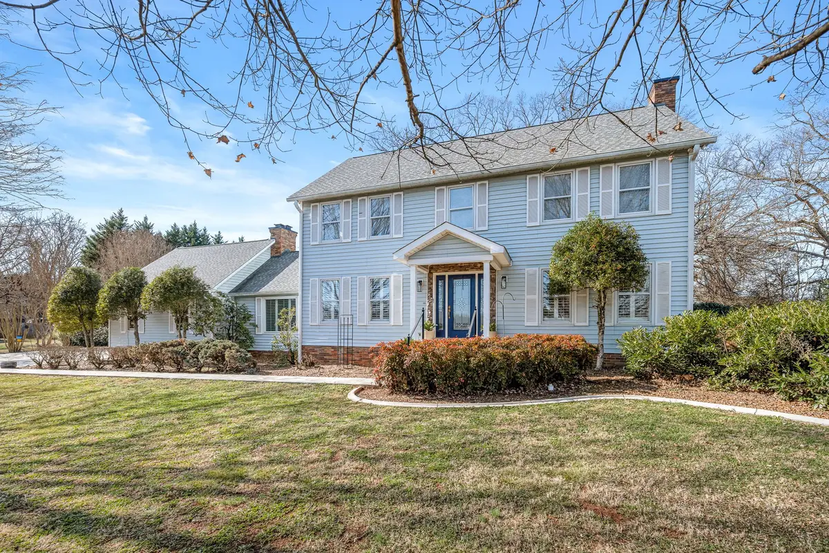 656 Shadowbrook Rd, Winchester, TN 37398 - Image #1