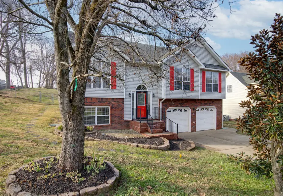 644 Knollwood Dr, La Vergne, TN 37086 - Image #2