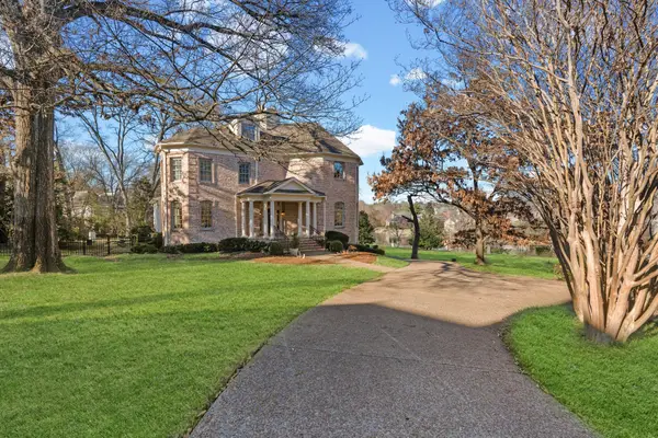 56 Old Club Ct, Nashville, TN 37215