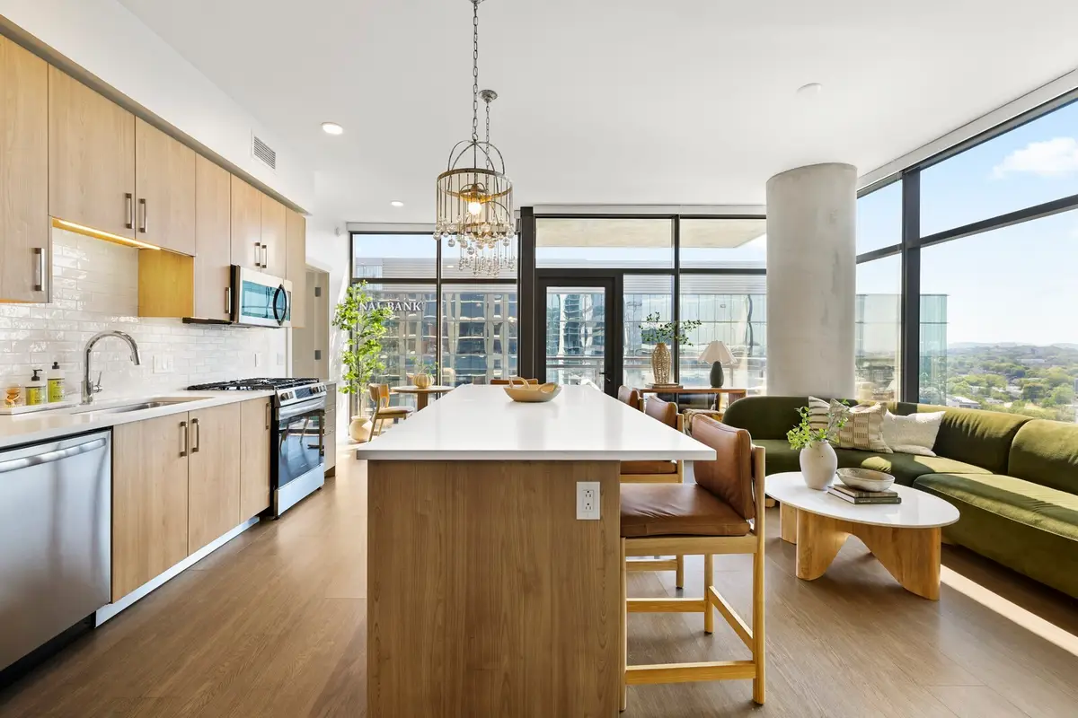 1212 Demonbreun St #1802, Nashville, TN 37203 - Image #1