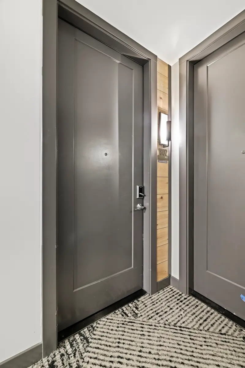 1212 Demonbreun St #1802, Nashville, TN 37203 - Image #3