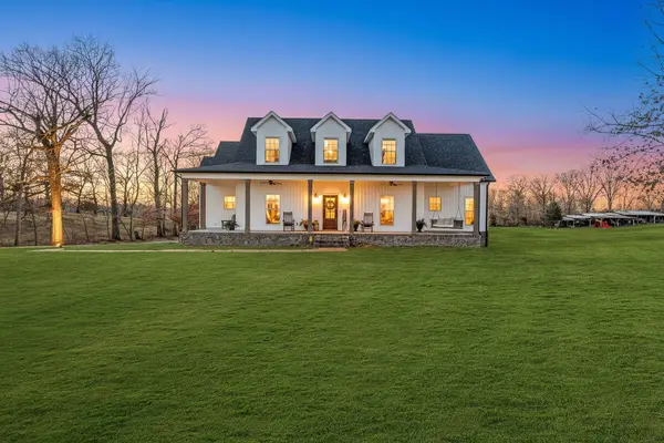 5574 Dowlen Rd, Cedar Hill, TN 37032