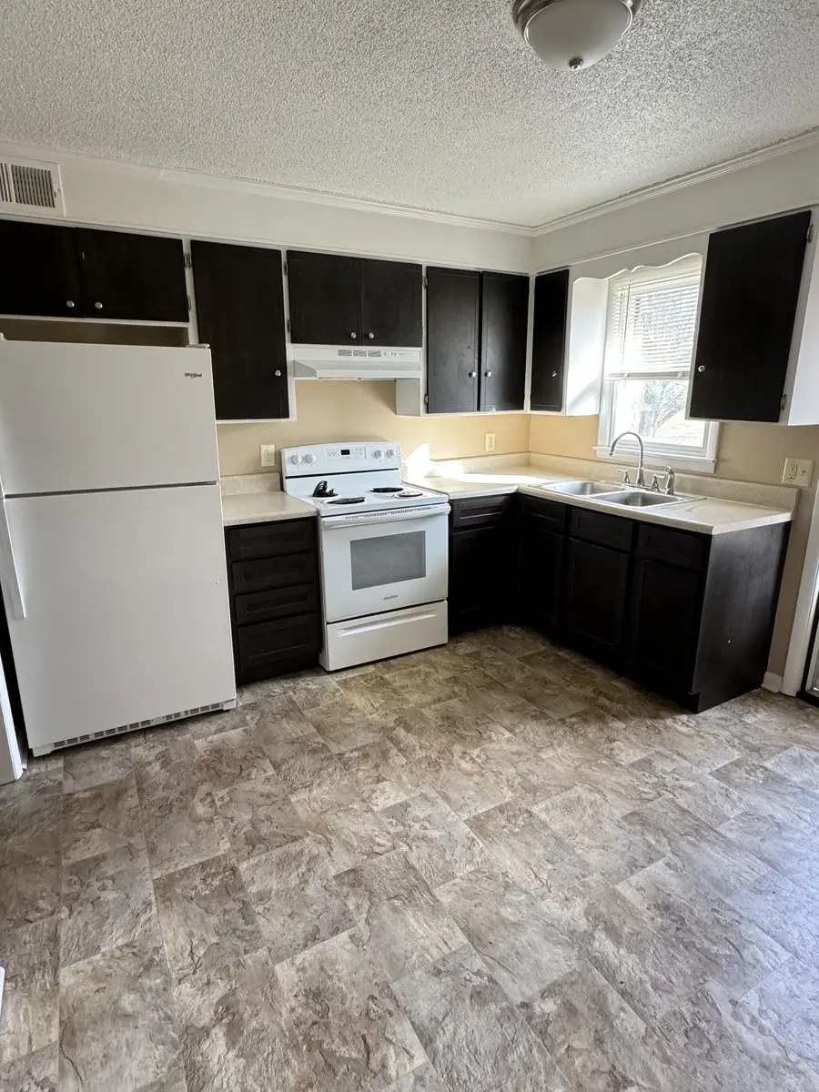 801 W End Ave #2, McMinnville, TN 37110 - Image #2