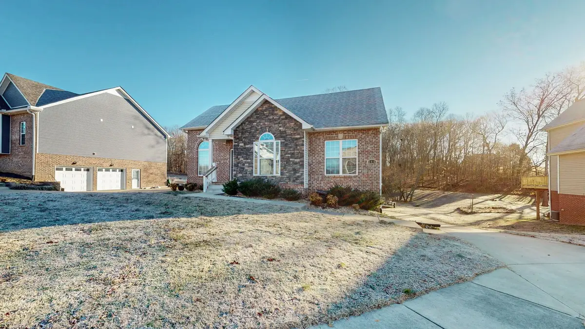 375 Misty Dr, Pleasant View, TN 37146 - Image #1