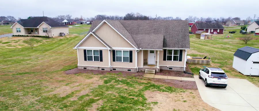 1027 Meridian Dr, Castalian Springs, TN 37031 - Image #2