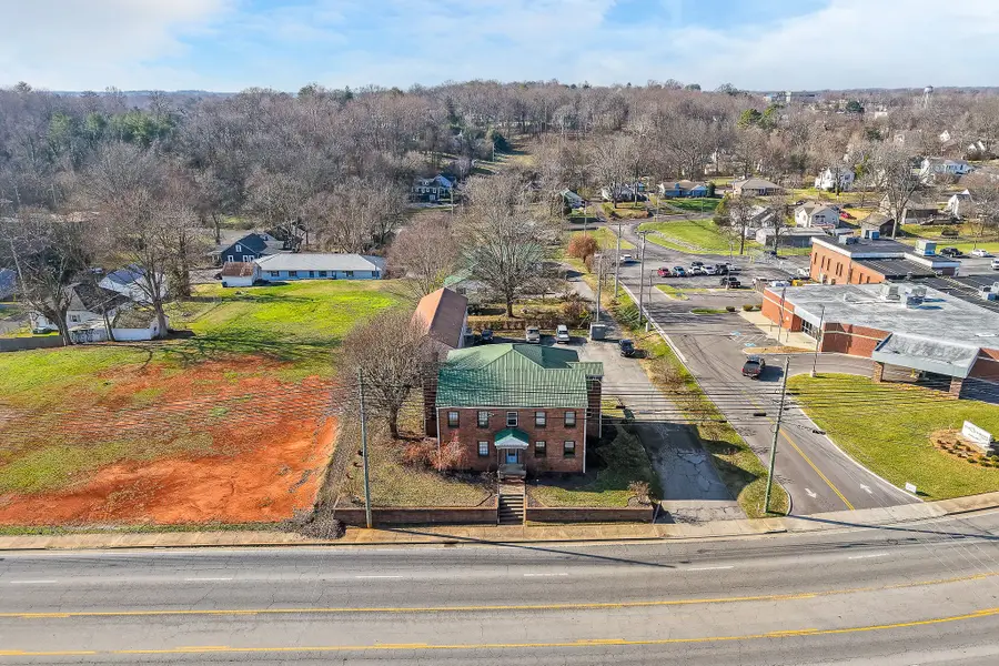 305 N Chancery St, McMinnville, TN 37110 - Image #2