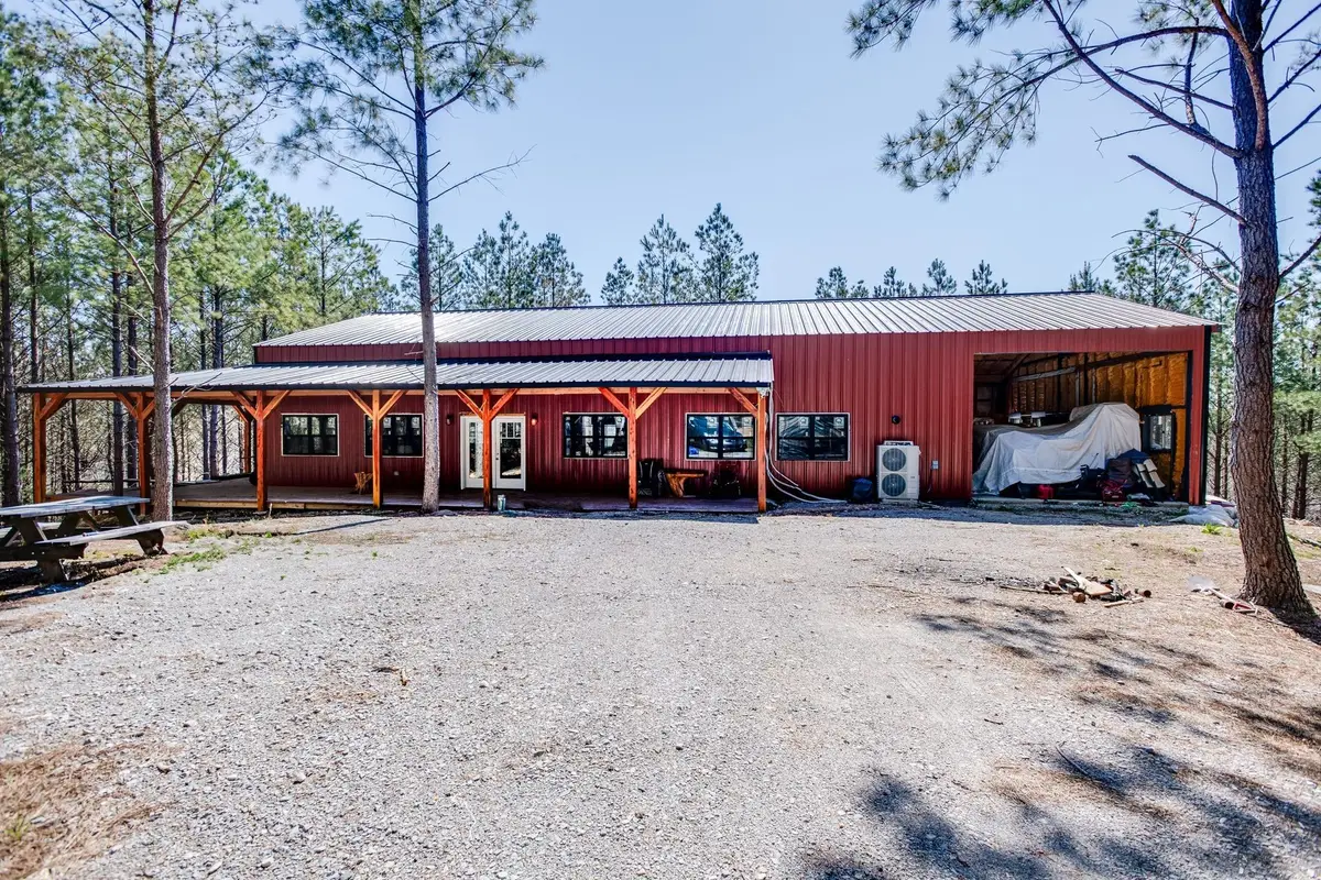 201 Summit Dr, Linden, TN 37096 - Image #1