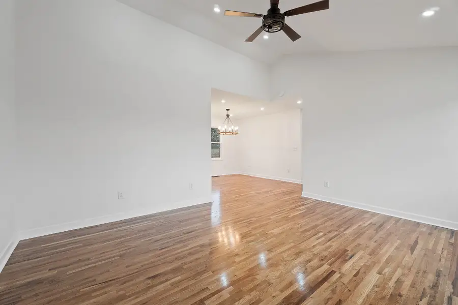 3291 Francis Ferry Rd, McMinnville, TN 37110 - #3