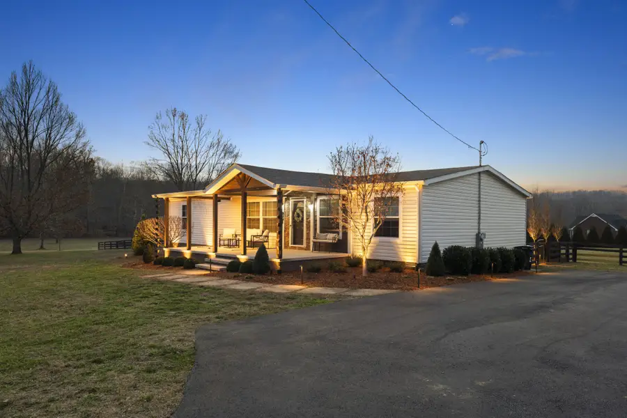 60 Edgewood Rd, Mc Ewen, TN 37101 - Image #2