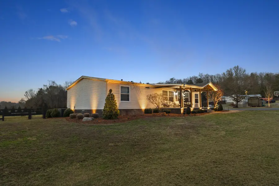 60 Edgewood Rd, Mc Ewen, TN 37101 - Image #3