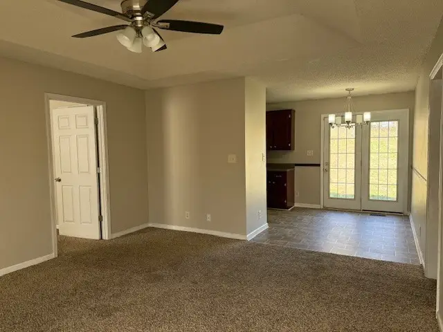 353 Donna Dr, Clarksville, TN 37042 - Image #2