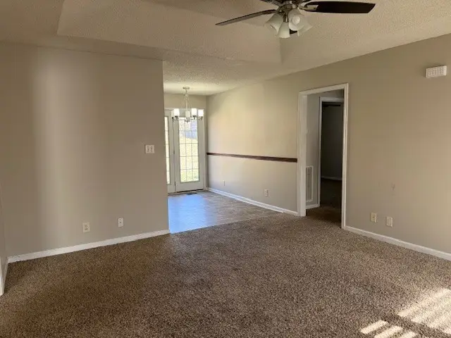 353 Donna Dr, Clarksville, TN 37042 - Image #3