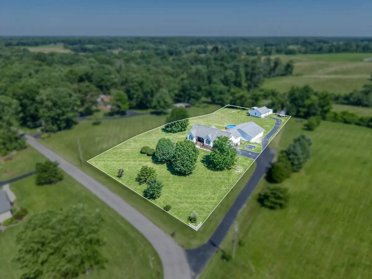 1036 Circle Dr, Jamestown, TN 38556 - Image #1