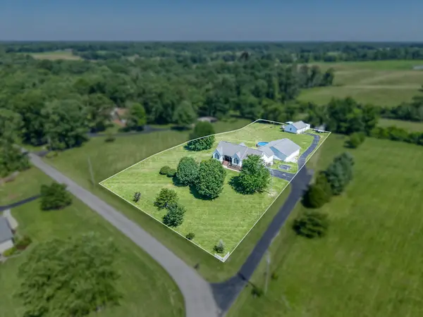 1036 Circle Dr, Jamestown, TN 38556