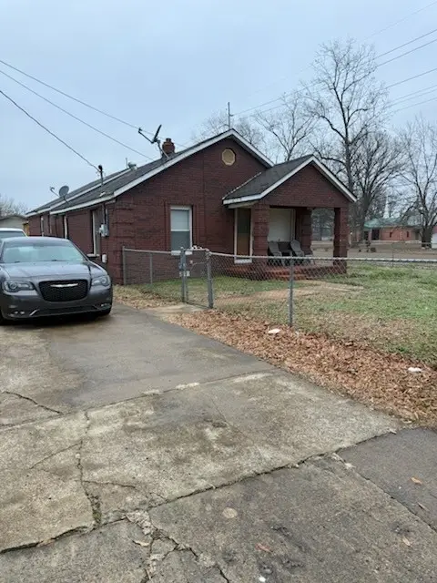 301 Saint Joseph Ave, Dyersburg, TN 38024