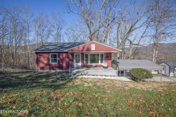 310 W Kentucky Ave, La Follette, TN 37766
