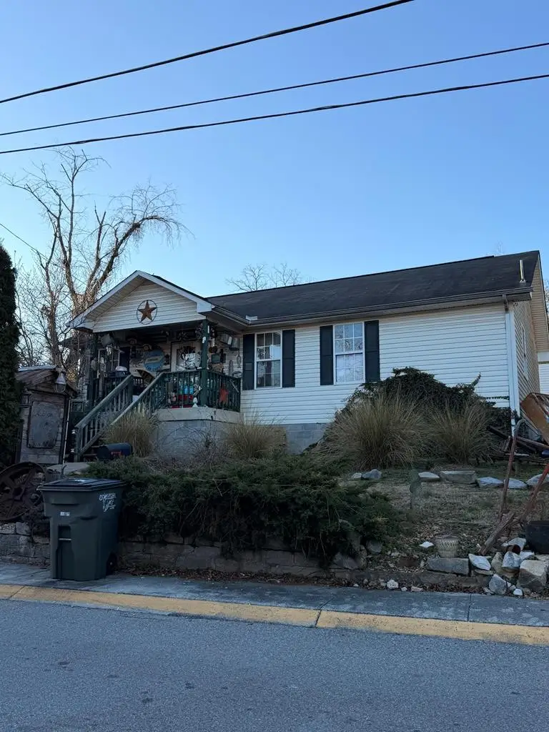 7 N Carter St, Sparta, TN 38583 - #1