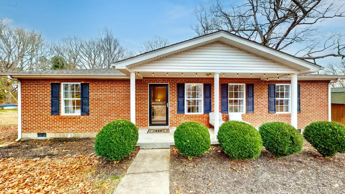 1007 Twin Oaks Dr, White Bluff, TN 37187 - Image #1