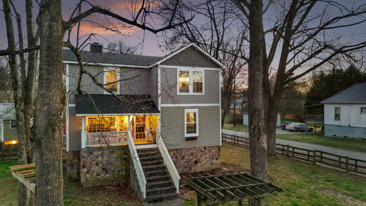 8 W Eighth Street, Chickamauga, GA 30707 - #1