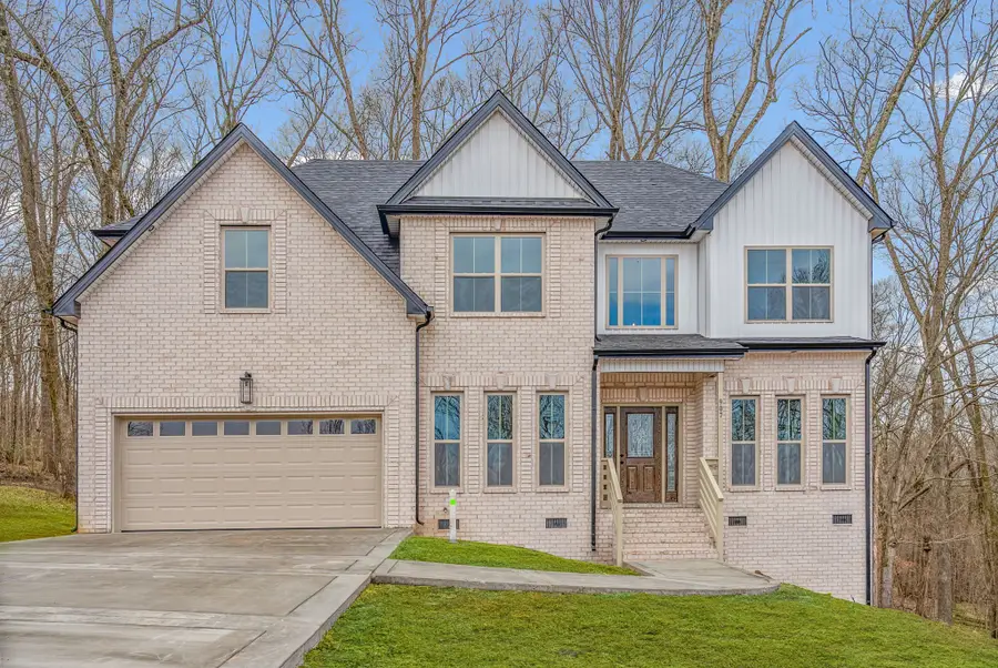 907 Douglas Ln, Clarksville, TN 37043 - #2