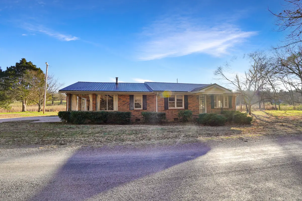 460 Honey Fork Rd, Indian Mound, TN 37079 - Image #1