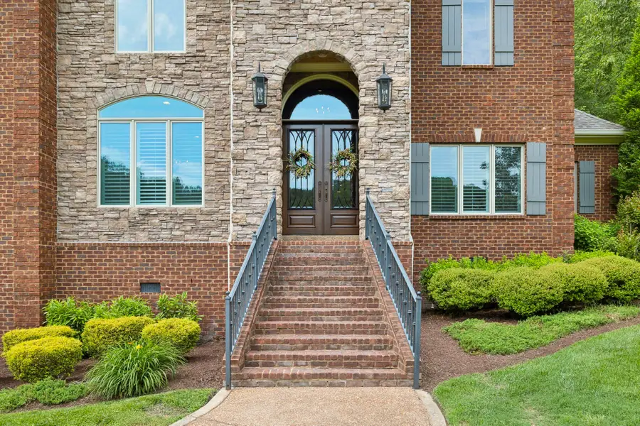 1075 Natchez Valley Ln, Franklin, TN 37064 - Image #3