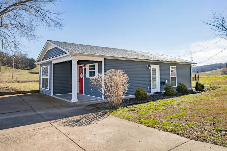 807 Clear Creek Rd, Pulaski, TN 38478 - #2