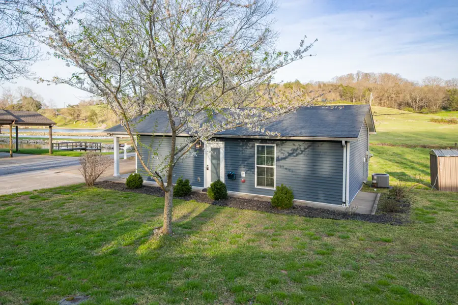 807 Clear Creek Rd, Pulaski, TN 38478 - #3