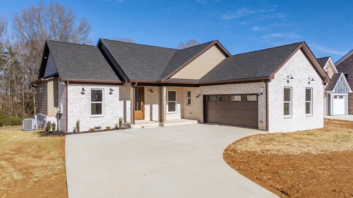 200 Belvedere Cir, Savannah, TN 38372 - Image #1