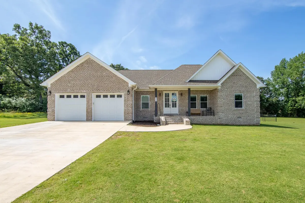 225 Cordova Cv, Savannah, TN 38372 - Image #1