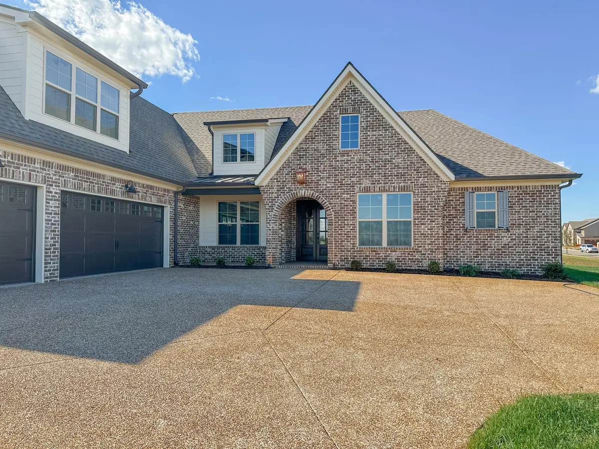 469 Bell Lake Rd, Gallatin, TN 37066 - #1