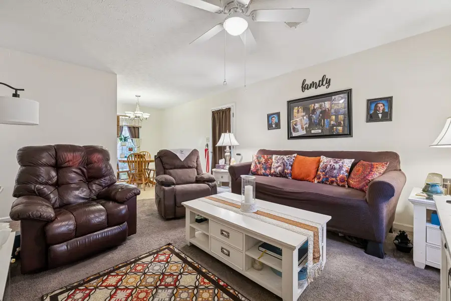 1337 Oaklawn Rd, Chapmansboro, TN 37035 - Image #2