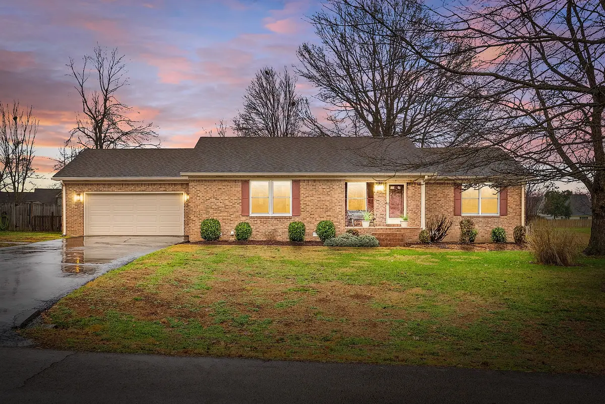 1108 Walnut Ct, Hopkinsville, KY 42240 - Image #1