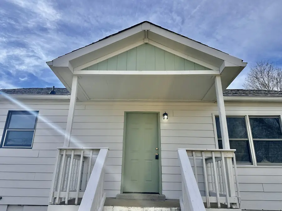 914 W Happy Hollow Dr, Clarksville, TN 37040 - Image #2