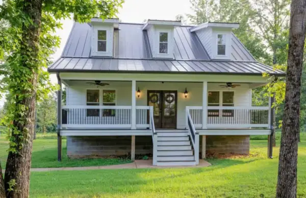 3425 Toms Creek Rd, Linden, TN 37096