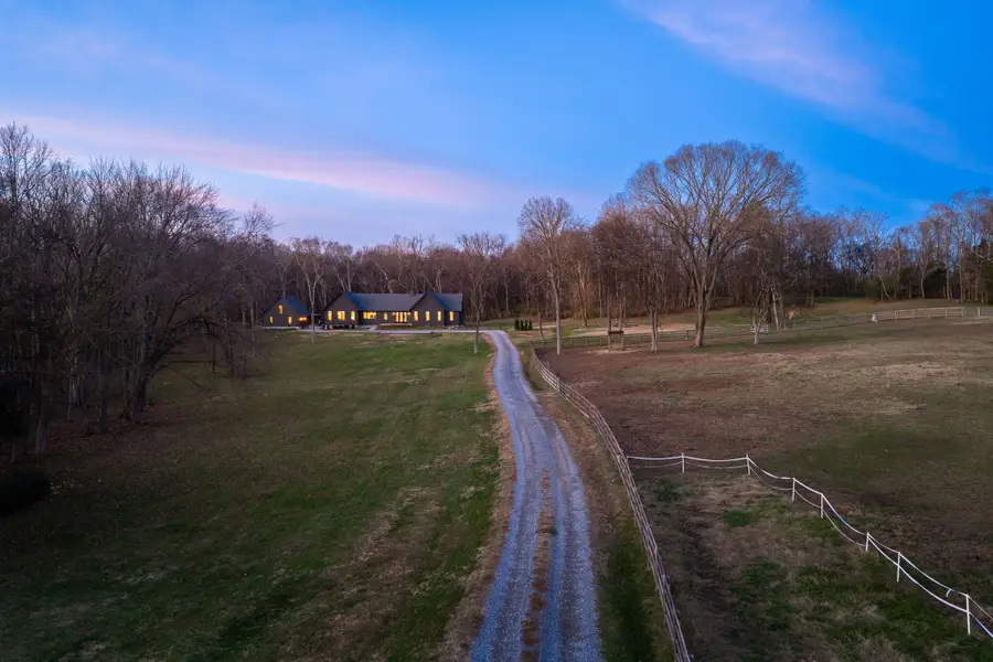 934 Hickory Hills Dr, Franklin, TN 37067 - Image #3