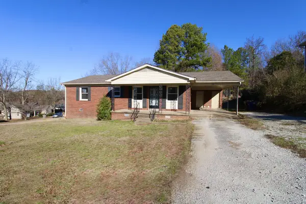 242 Westwood Dr, Lexington, TN 38351