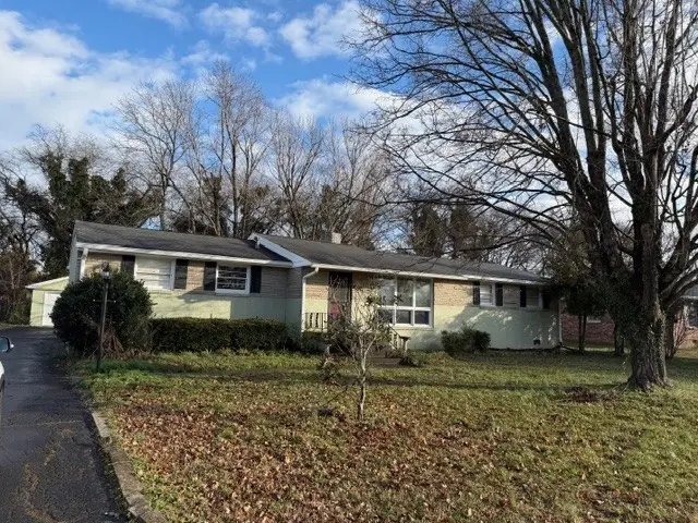 103 W Meade Dr, Lebanon, TN 37087 - Image #1