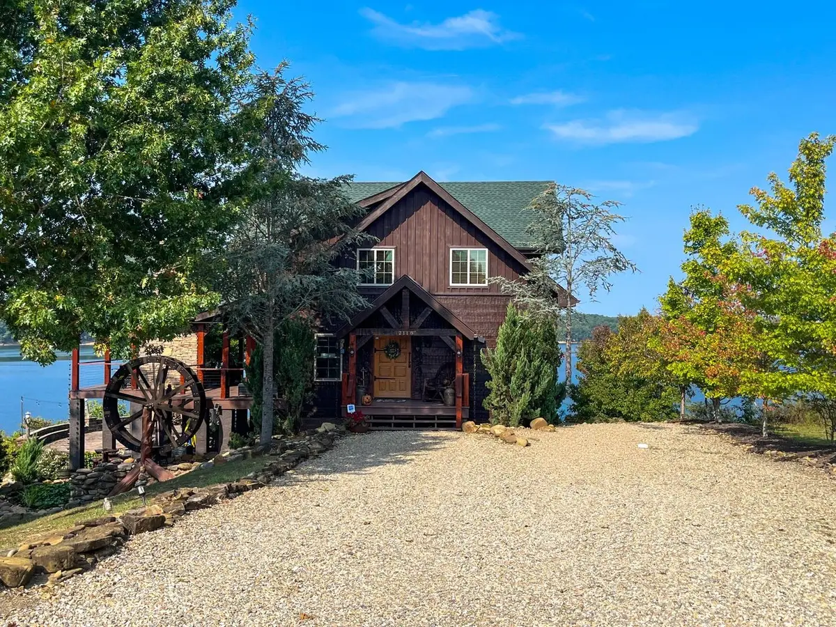 2118 Stone Harbor Dr, Dandridge, TN 37725 - #1