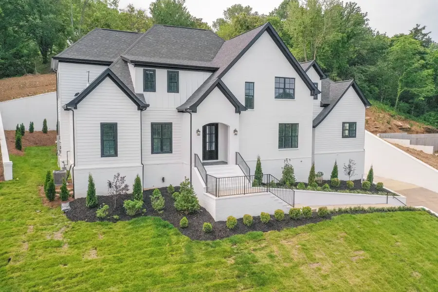 3004 Strickland Dr, Nashville, TN 37221 - Image #2