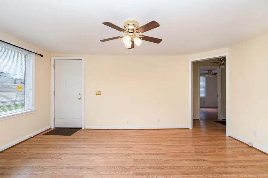 946 Youngs Ln, Nashville, TN 37207 - #3