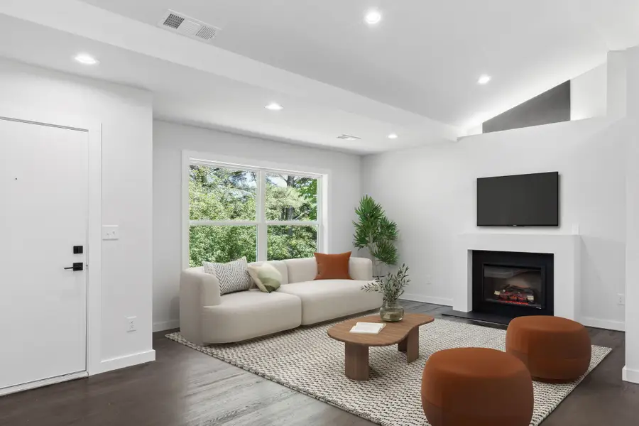 318 Emery Dr, Nashville, TN 37214 - Image #2