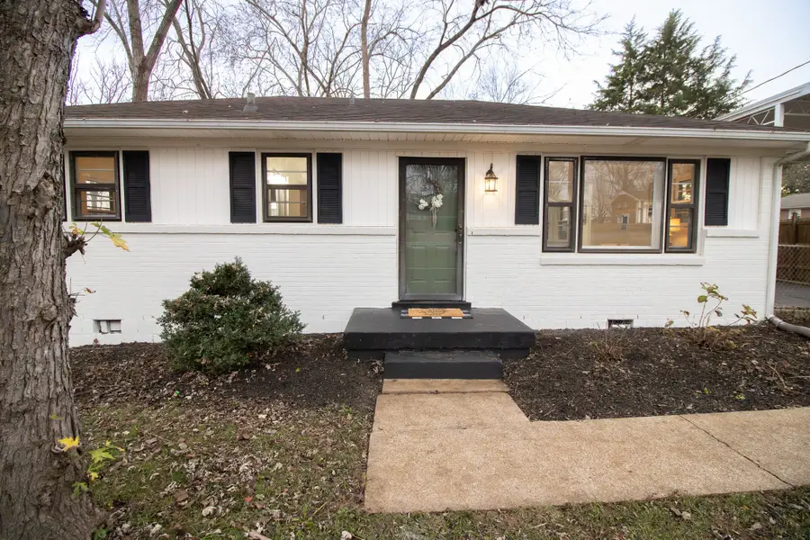 2907 Dunmore Dr, Nashville, TN 37214 - Image #2