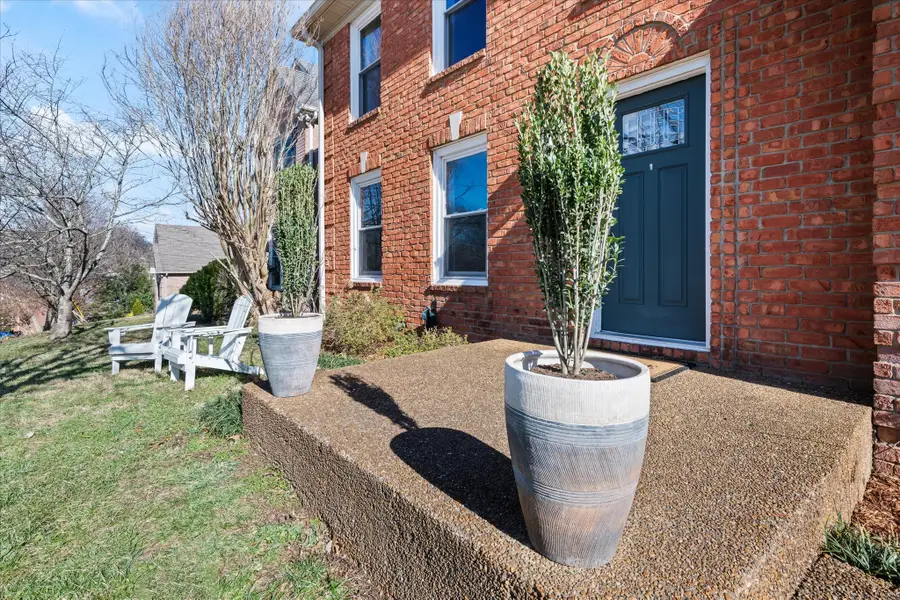 6652 Autumnwood Dr, Nashville, TN 37221 - Image #2