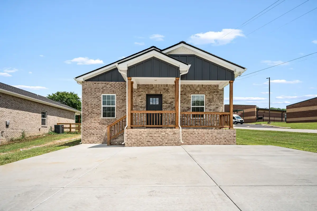 604 W Adams St, Woodbury, TN 37190 - #1