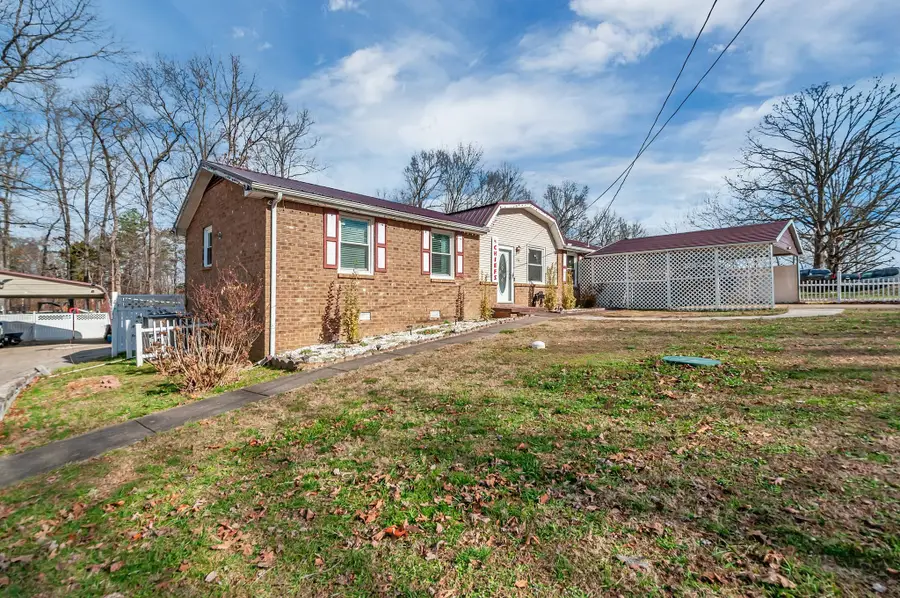 155 Ravenwood Cir, Dickson, TN 37055 - Image #2