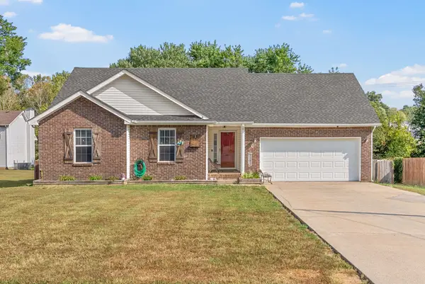 1515 Barrywood Cir W, Clarksville, TN 37042