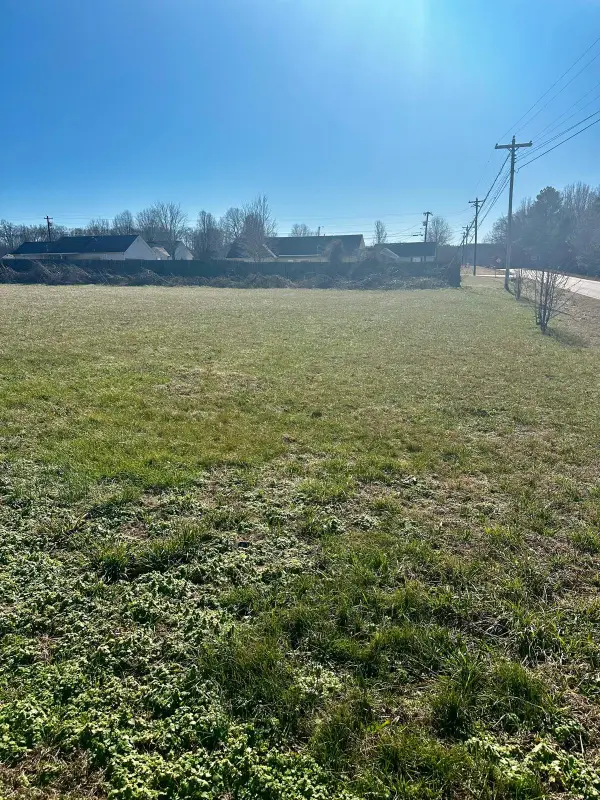 3138 Christmasville Rd, Jackson, TN 38305