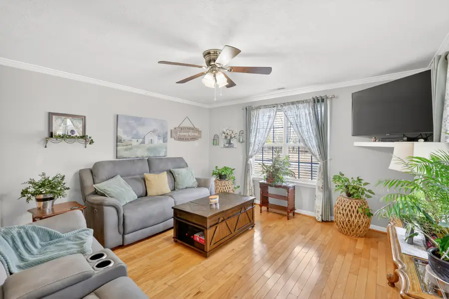 323 Buzzard Roost Rd, Chapel Hill, TN 37034 - Image #2